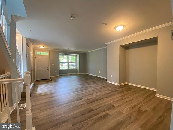 5th image of 1931 Barrington Ct