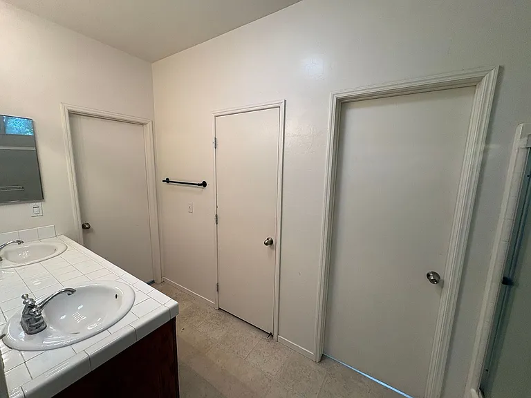 2133 N Denton St — Photo 15