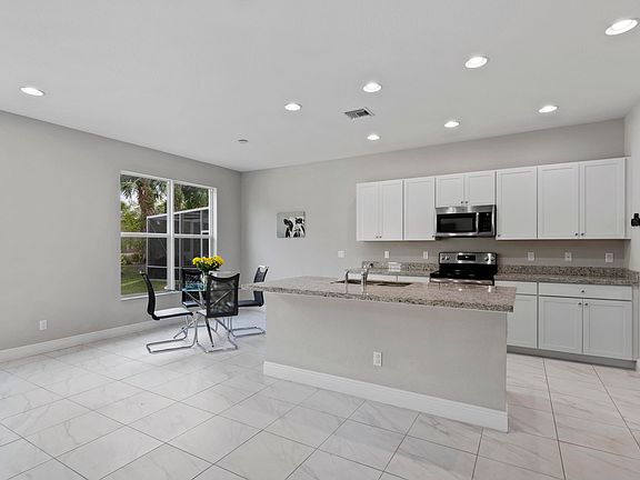 3rd image of 1248 NW Leonardo Cir