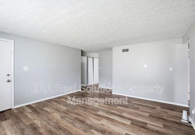 281 S Napoleon Ave #B — Photo 12