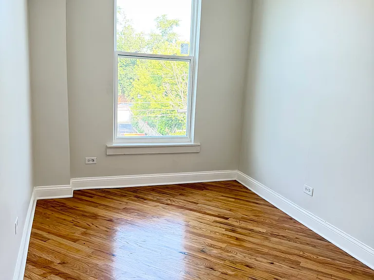 454 N Hamlin Ave #3 — Photo 9