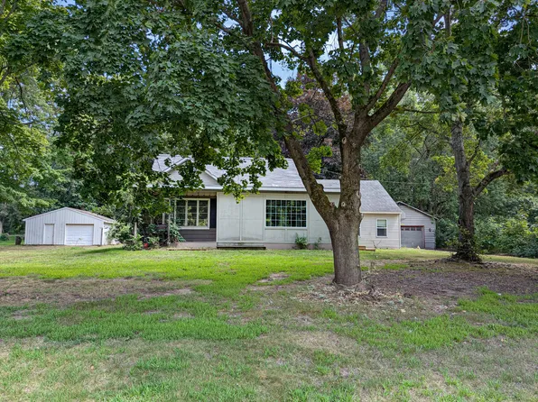 2639 S 13th St, Niles, MI 49120