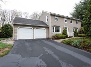 9 Paper Chase Dr, Farmington, CT 06032
