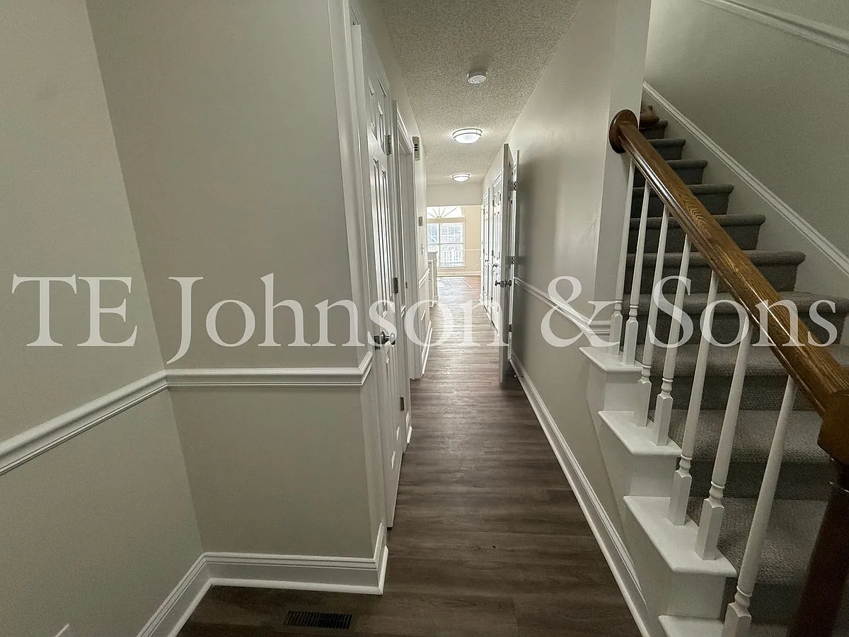 Building Photo - 435 Marshall View Ct