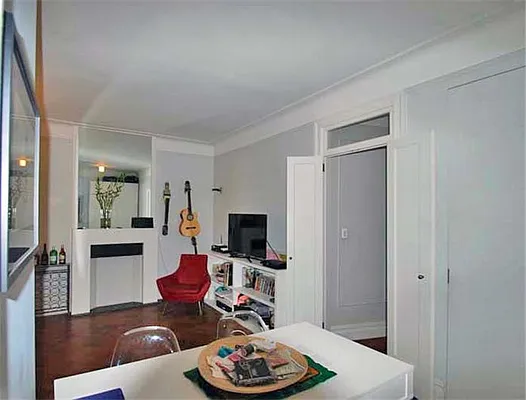 Rented by Buchbinder & Warren | media 21