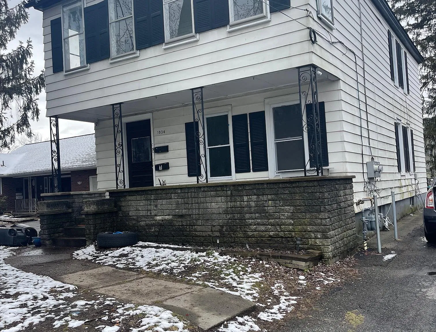 2 bed, 1000 sqft, $1,300 — Photo 2