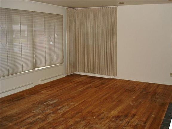 2nd image of 195 Eloise Dr