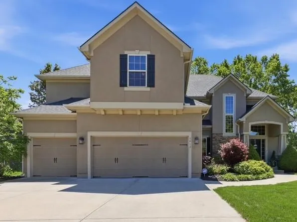 1413 NE Kenwood Cir, Lees Summit, MO 64064