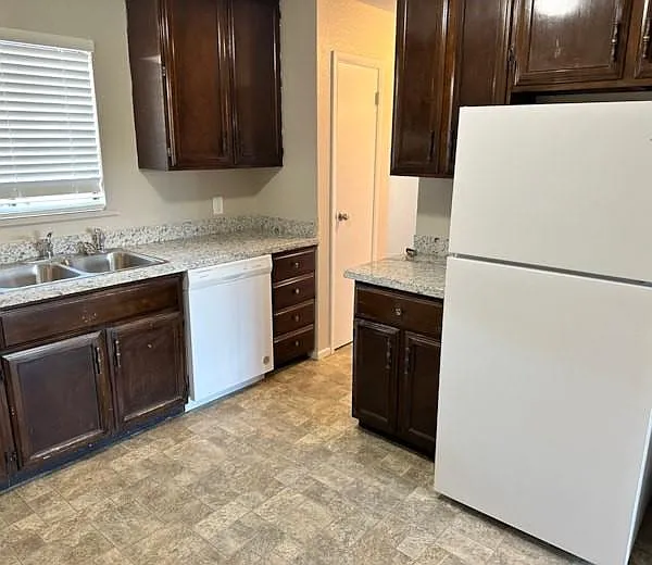 801 Avenue M #21 — Photo 2