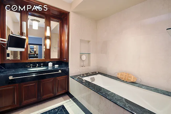 Rented by Compass | media 24