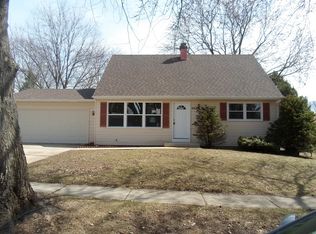 443 Cornell Ln, Elgin, IL 60123