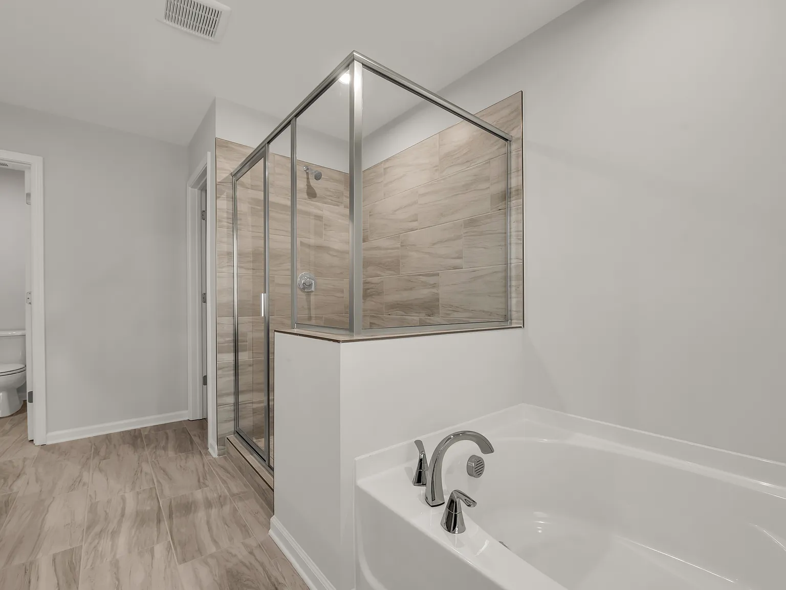 4 bed, 2729 sqft, $3,000 — Photo 4