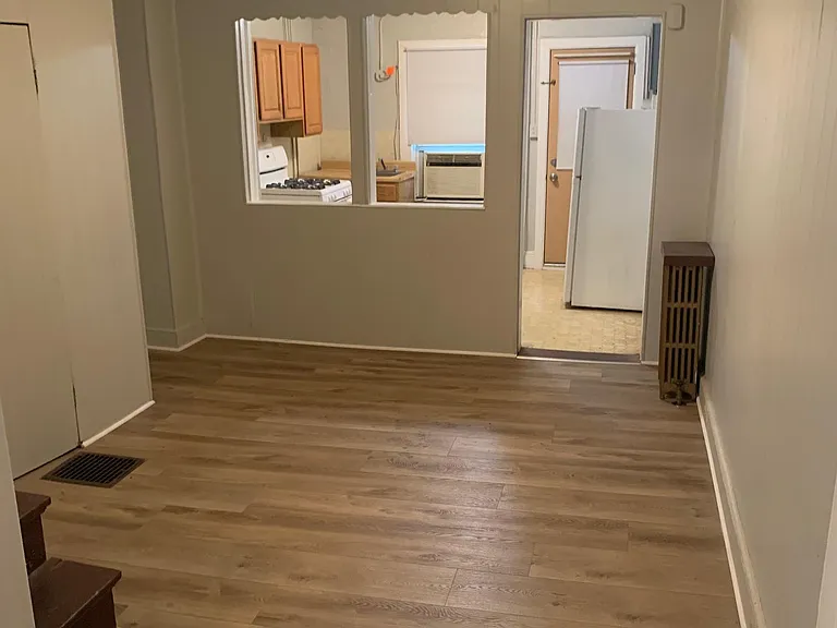 430 S Washington St — Photo 1