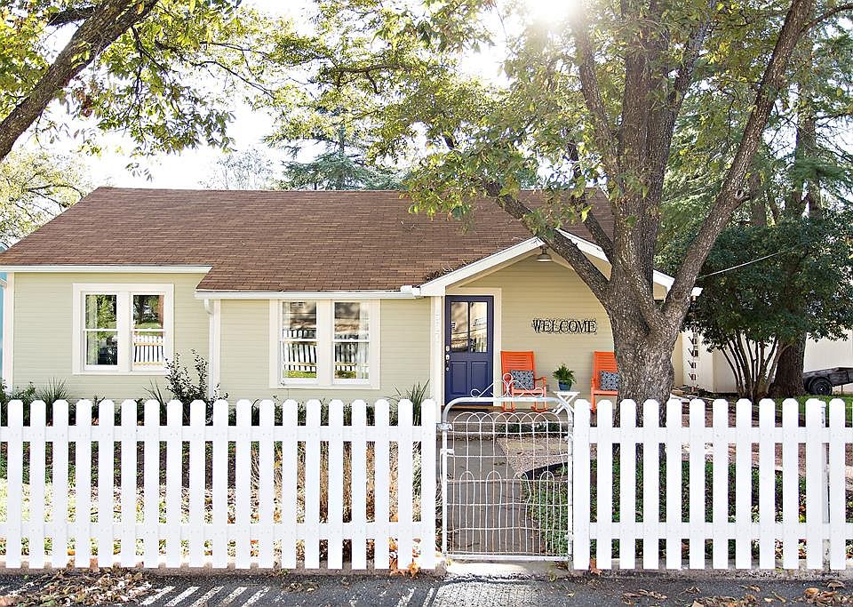 1st image of 507 E San Antonio St.