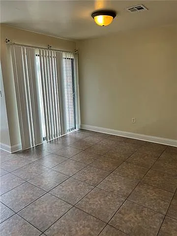 3 bed, 2.5 bath, 779 sqft, $1,800 — Photo 4