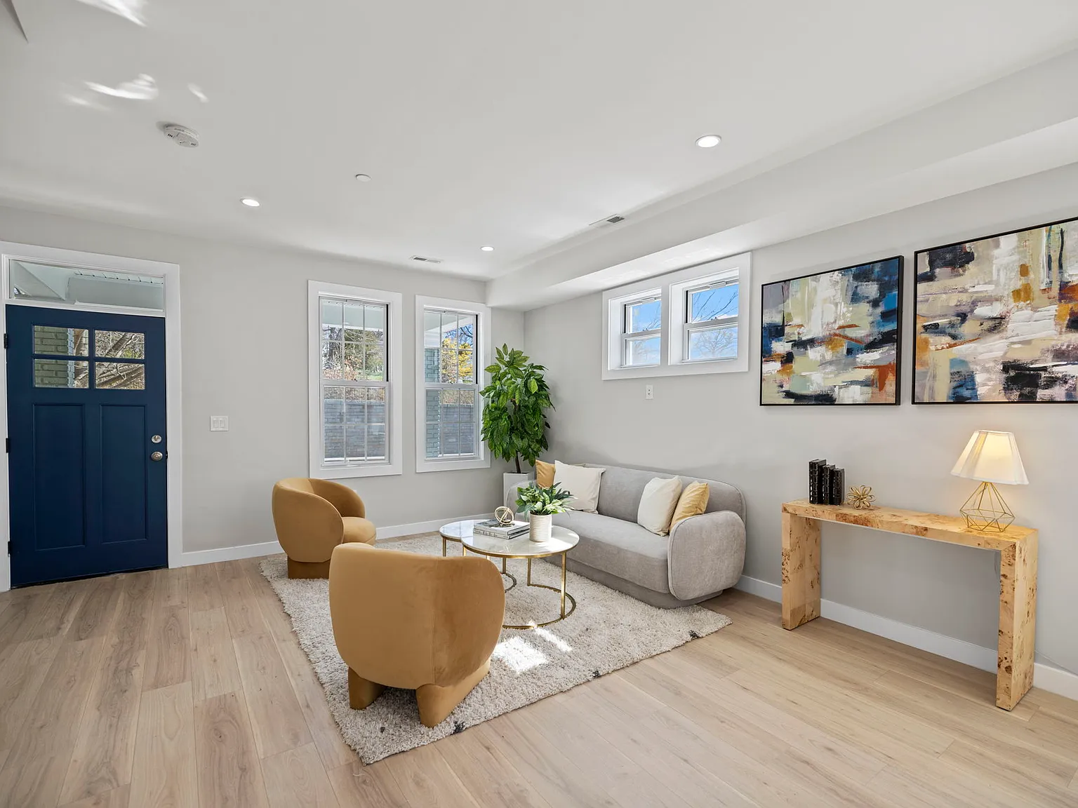 3 bed, 2.5 bath, 1469 sqft, $4,000 — Photo 3