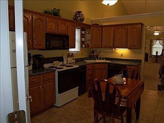 3rd image of 2123 W Park Dr