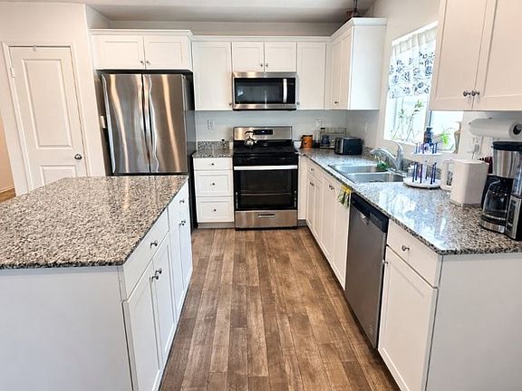 3rd image of 377 White Gate Pl