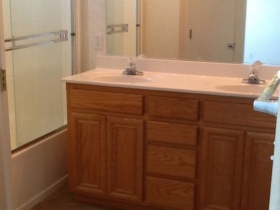 5th image of 4551 Eiffel Dr