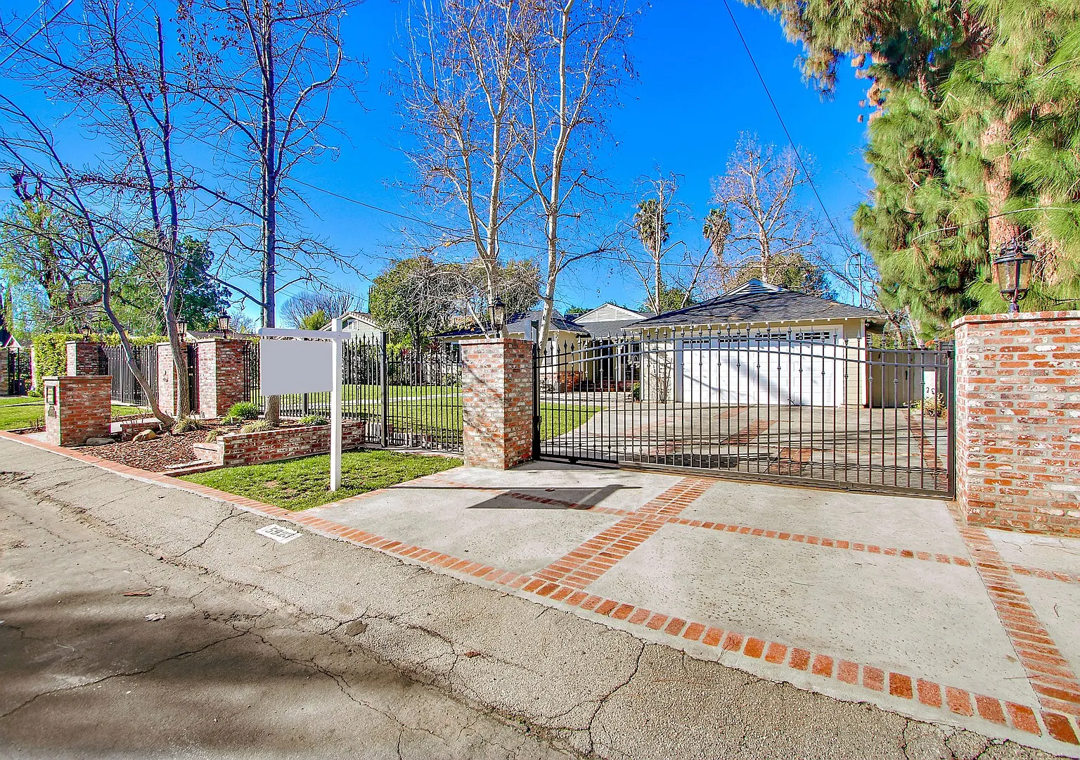 Entertainer's Delight! Gated Estate In Sought After College Acres! — Photo 1
