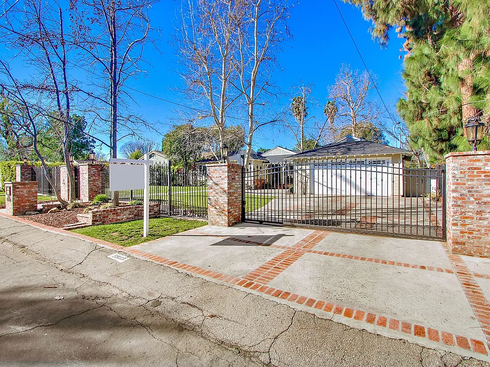 5923 Jumilla Ave