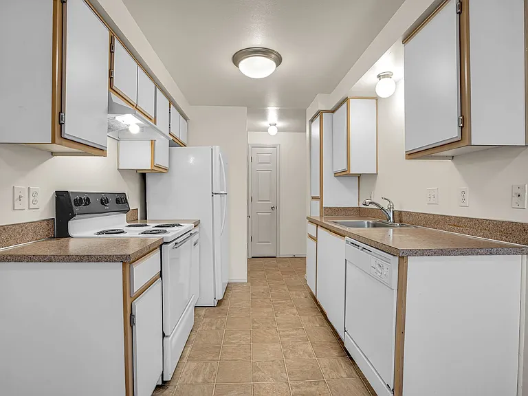 #271 CHELSEA COURT APTS — Photo 46