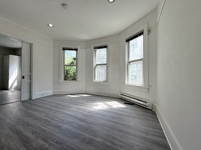 521 Sarah St — Photo 20