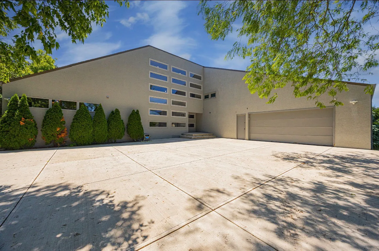 8575 Torwoodlee Ct — Photo 4