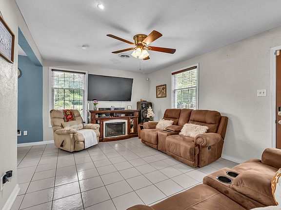 4th image of 307 Burch Rd