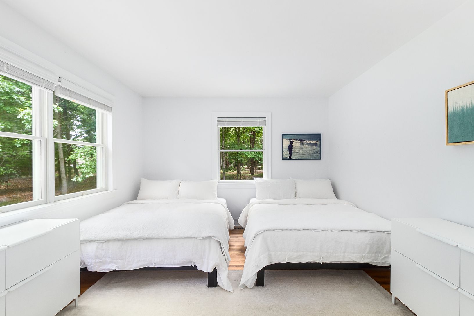 Bedroom with two queen beds
