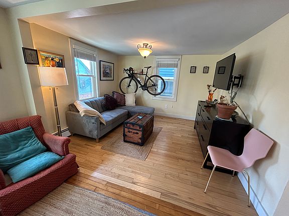 4th image of 50 Abbott St #1