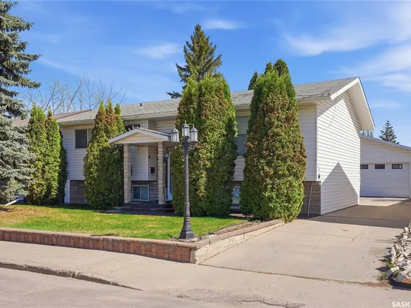 3355 Fairlight DRIVE, Saskatoon, SK S7N 4M1
