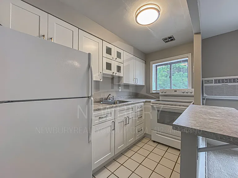 Poplar Apartments — Photo 59