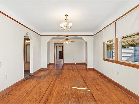 2nd image of 3635 Cypress St