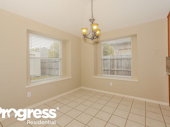 5th image of 3945 Larkspur Dr