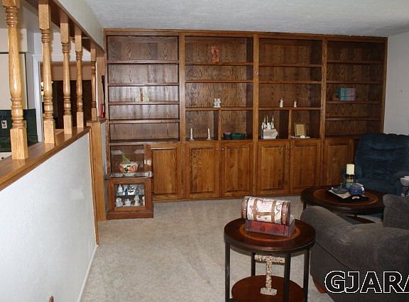 5th image of 647 Karen Lee Dr