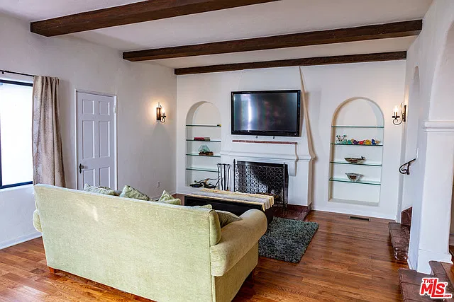2 bed, 2.5 bath, 1570 sqft, $5,600 — Photo 4