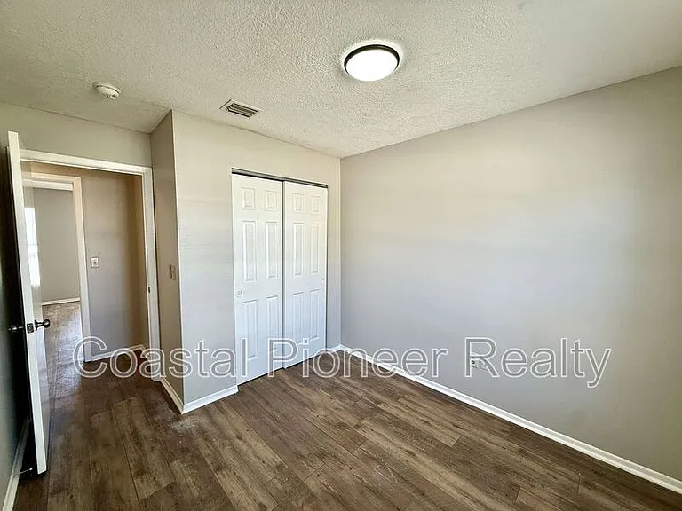 1242 Coolmont Dr — Photo 17