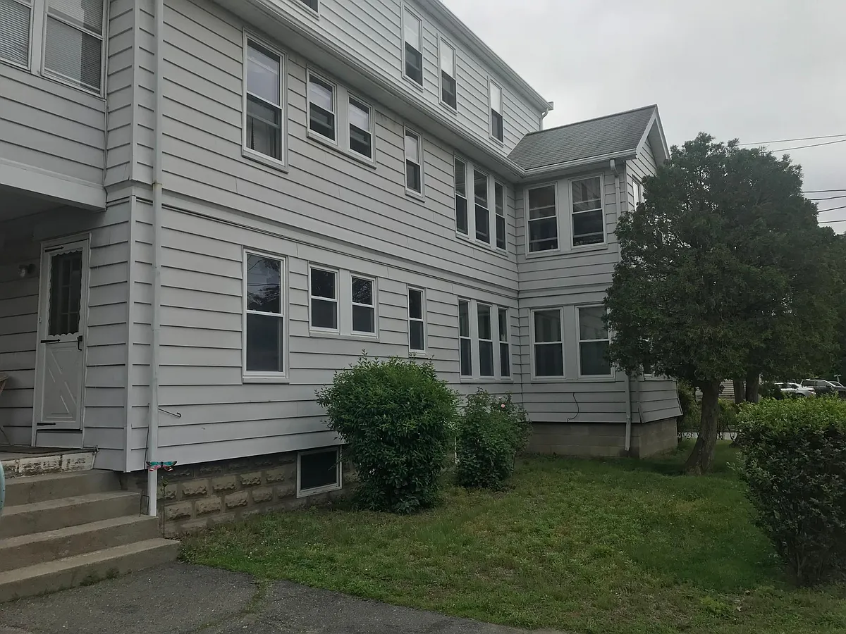 yard - 182 Palmer St