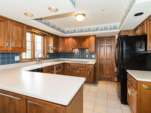 5th image of 515 Schauer Ln