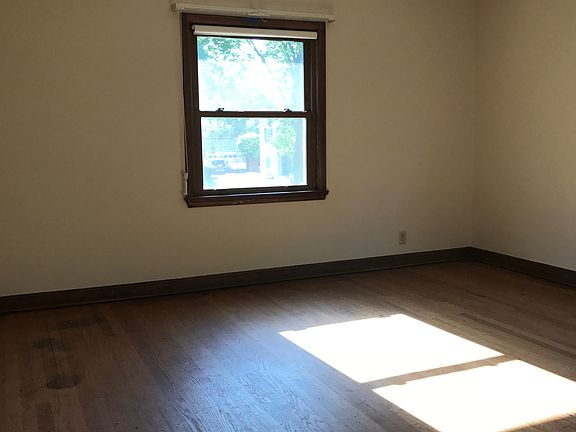 5th image of 2465 Swan Blvd