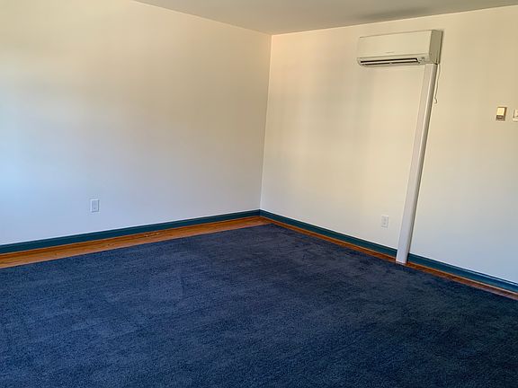 2nd image of 909 Sophia St APT A