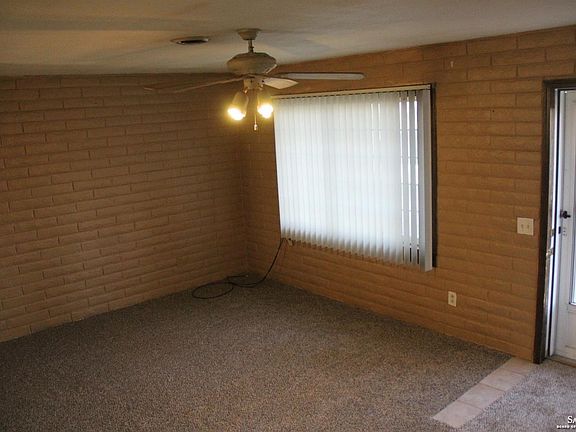 2nd image of 866 Hemlock Dr
