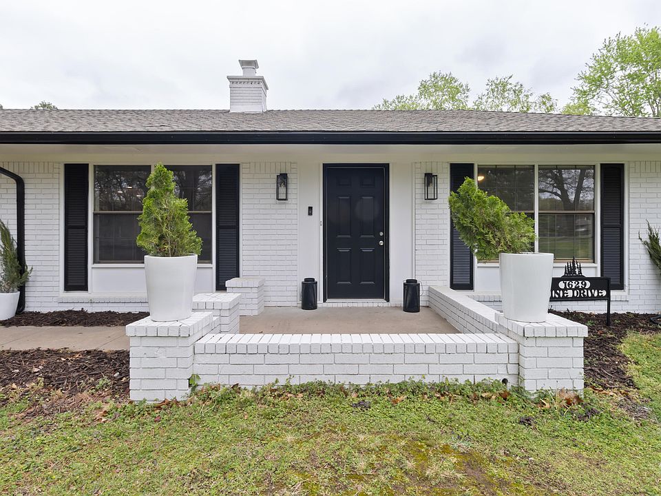 1st image of 1629 Pine Dr