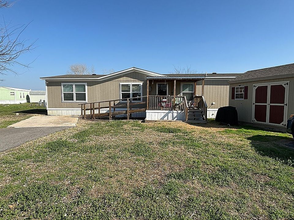 1st image of 3901 Camellia Cir