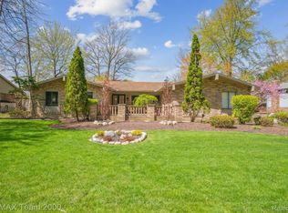 14611 Fairlane St, Livonia, MI 48154