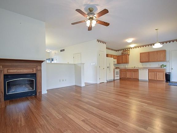 3rd image of 416 N Church Dr