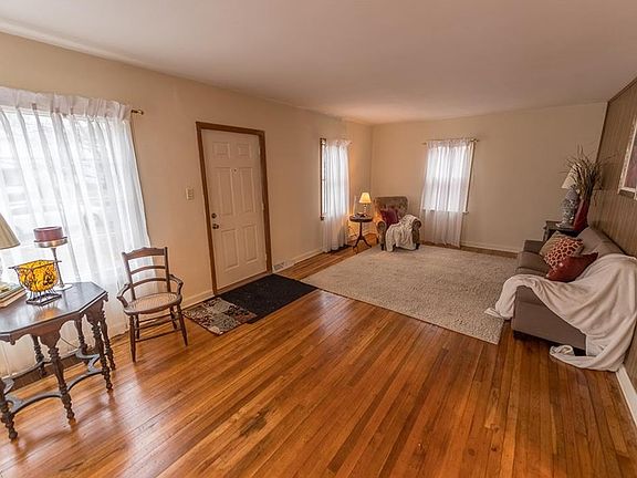 3rd image of 527 Yale Ave