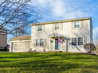 40 Red Post Cres, Fairport, NY 14450