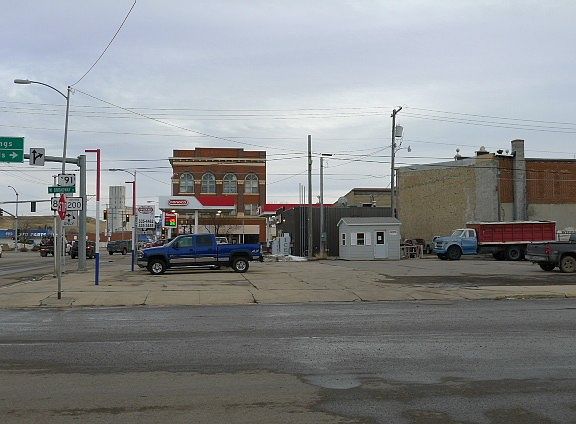 5th image of 112 1st Ave N